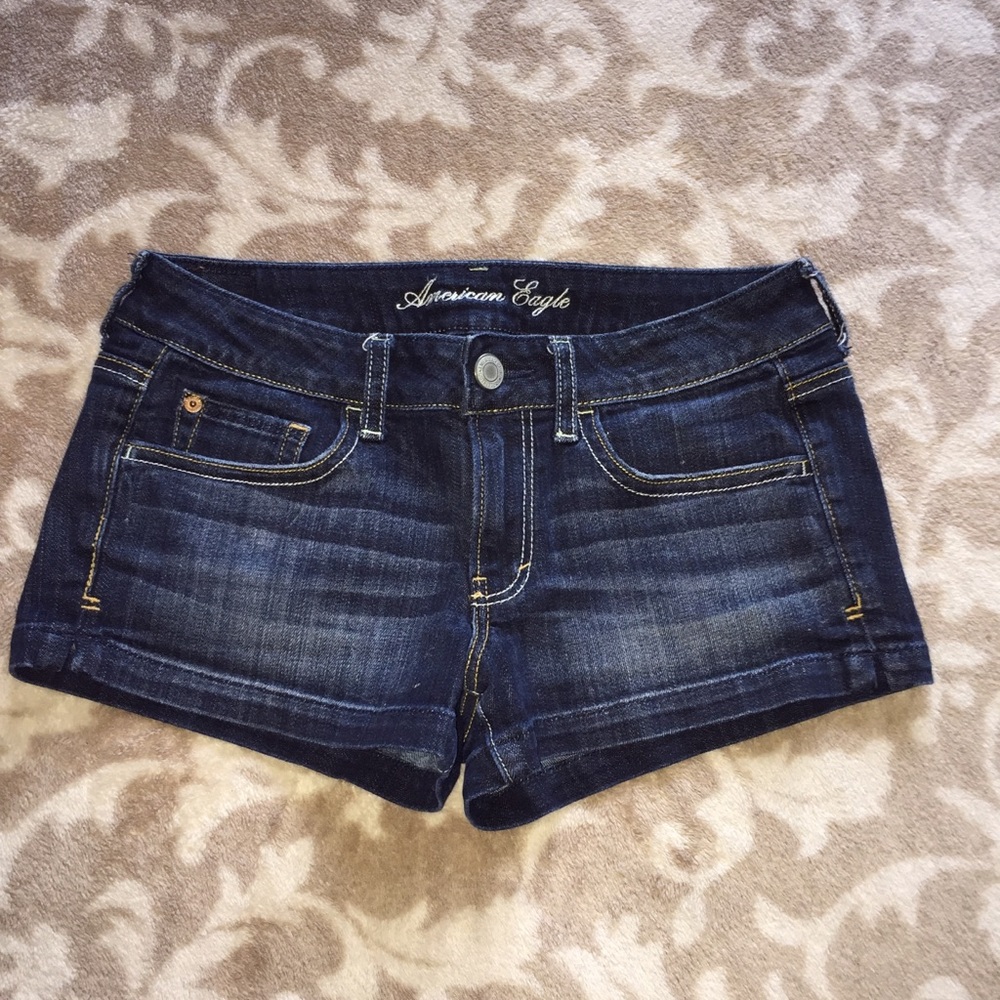 American Eagle Low Rise Short Shorts